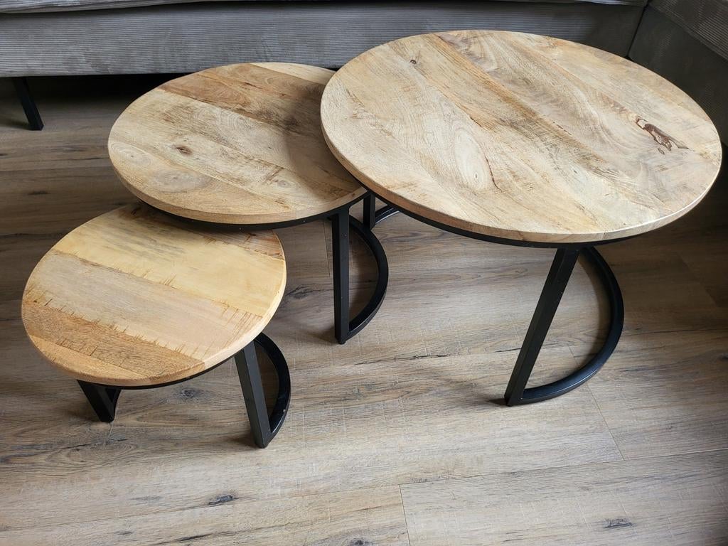 Set van 3 ronde bijzettafeltjes van mangohout, Huis en Inrichting, Tafels | Bijzettafels, Ophalen, Gebruikt, Rond, 55 tot 75 cm