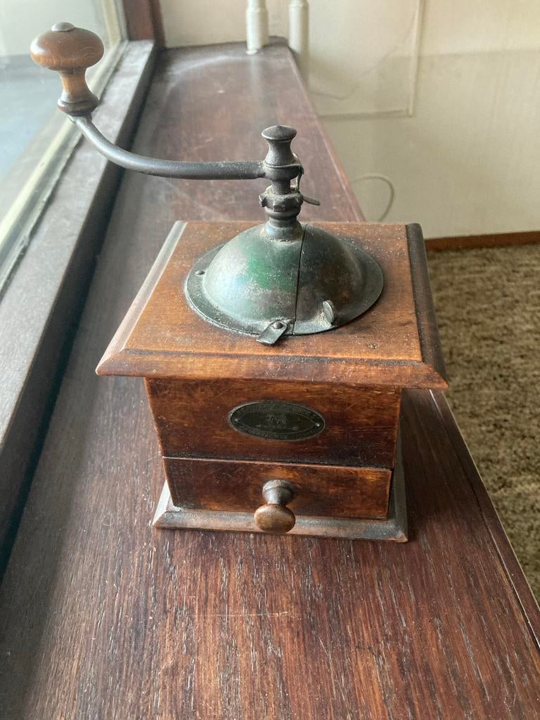Antieke Peugeot Frères handkoffiemolen (1890-1936), Antiek en Kunst, Ophalen of Verzenden