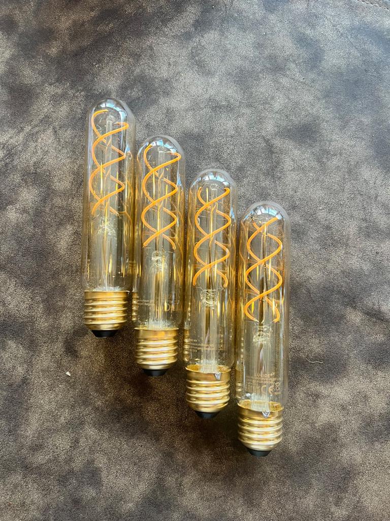 LED lampen E27, 9W, 220K, 380LM, dimbaar, 4 stuks, Led-lamp, Minder dan 30 watt, Soft of Flame, Zo goed als nieuw