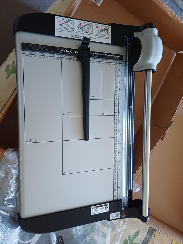 Papier snijmachine,  nieuw in de doos, Diversen, Ophalen of Verzenden, Nieuw