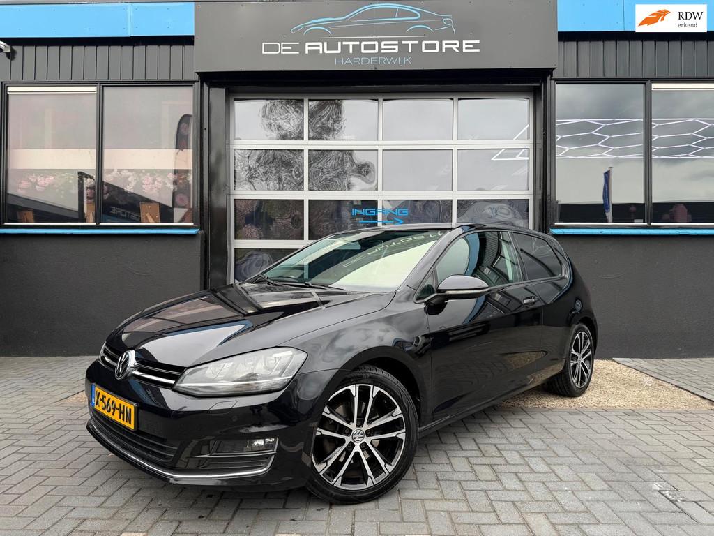 Volkswagen Golf 1.4 TSI Highline Airco Alantara Xenon Navi C, Auto's, Voorwielaandrijving, Gebruikt, Zwart, 4 cilinders