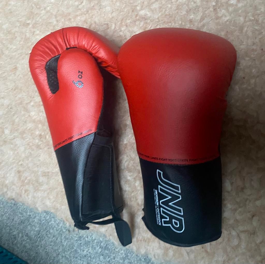 Boks handschoenen kind, Sport en Fitness, Boksen, Ophalen, Zo goed als nieuw, Bokshandschoenen