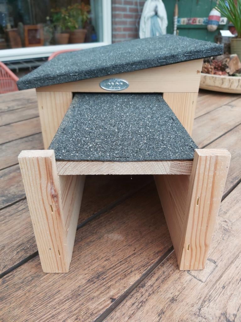 Nieuw egelhuisje, Ophalen