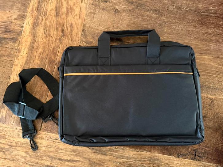 2 x nieuwe 16 inch laptoptas, Computers en Software, Laptoptassen, Zo goed als nieuw, Aktetas, 16 inch, Ophalen of Verzenden