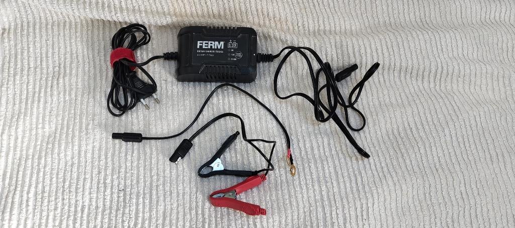 NIEUW - FERM acculader 6 volt / 12 volt 2 ampère, Ophalen of Verzenden, Nieuw