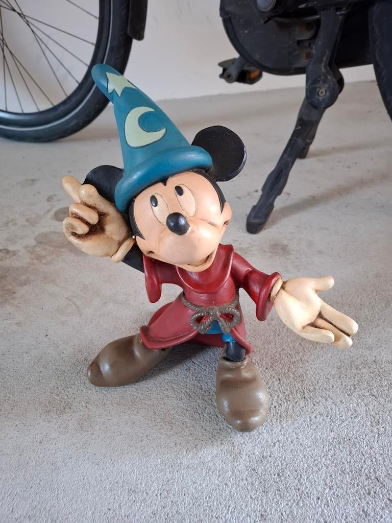 Disney beeld mickey mouse fantasia, Verzamelen, Disney, Ophalen, Mickey Mouse, Zo goed als nieuw, Beeldje of Figuurtje