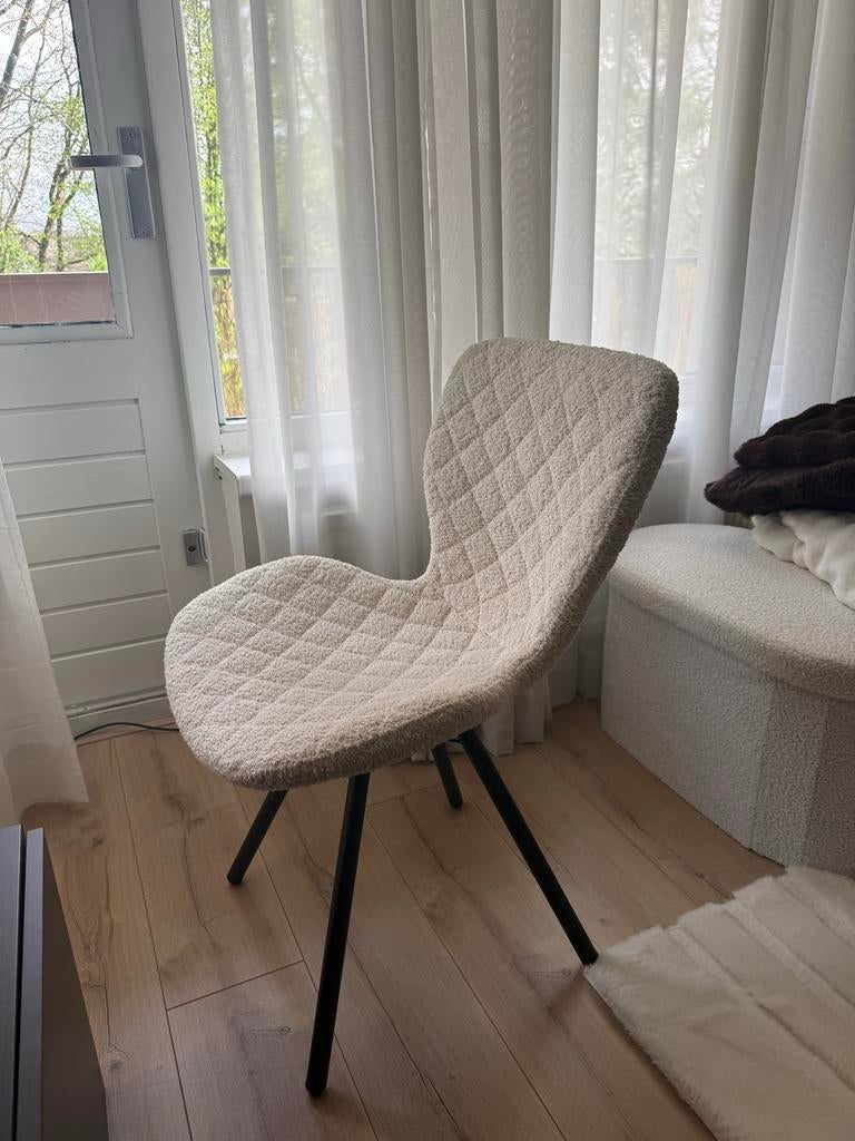 Kwantum stoel bouclé Lucca x4, Huis en Inrichting, Stoelen, Ophalen, Japandi, Gebruikt, Wit