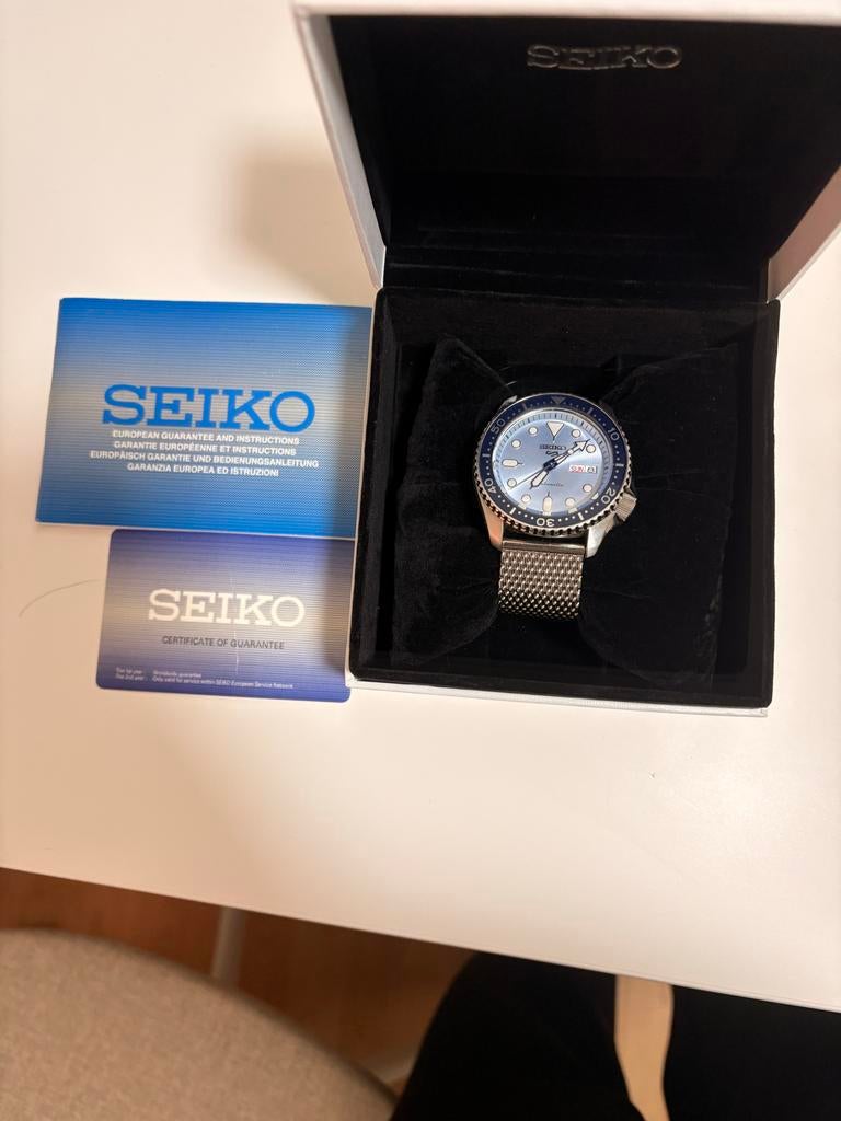 Seiko 5 Automaat met Blauwe Wijzerplaat, Datum & Dag, Seiko, Staal, Polshorloge, Ophalen of Verzenden