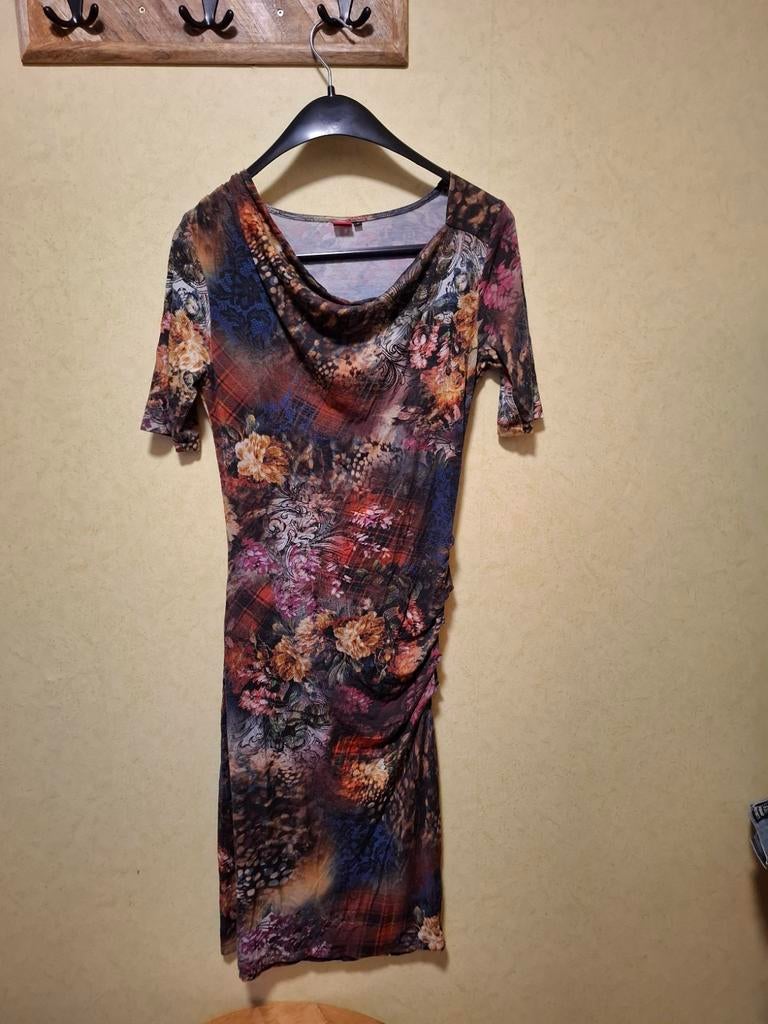 LIV Collection jurk met bloemenprint en watervalhals, Maat 38/40 (M), Overige kleuren, Ophalen of Verzenden, Knielengte