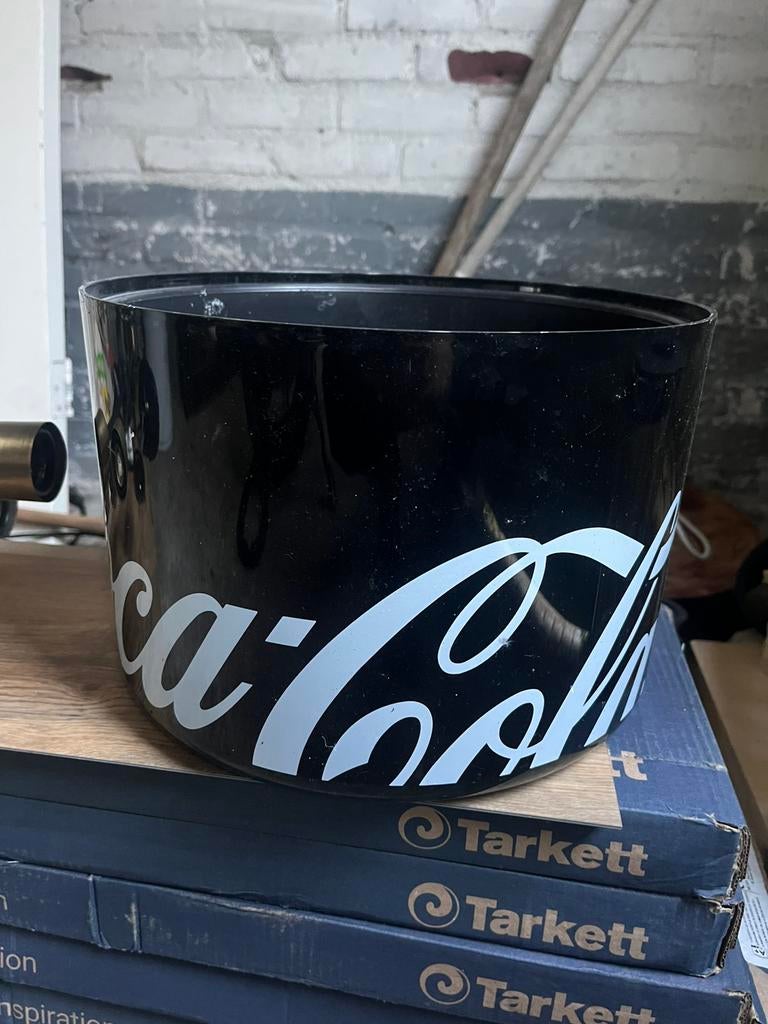 Ijsblokjes bak, Ophalen