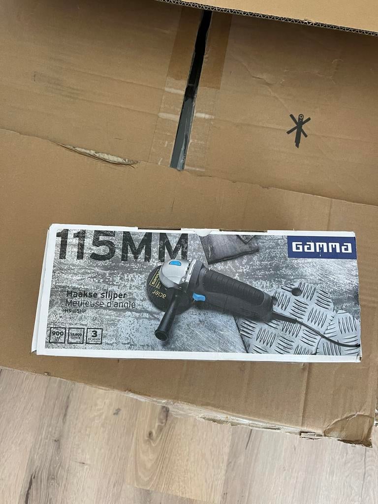 Nieuwe Gamma Haakse Slijper 115mm - 900W, Doe-het-zelf en Verbouw, Gereedschap | Slijpmachines, Ophalen of Verzenden, Nieuw, 700 tot 1000 watt