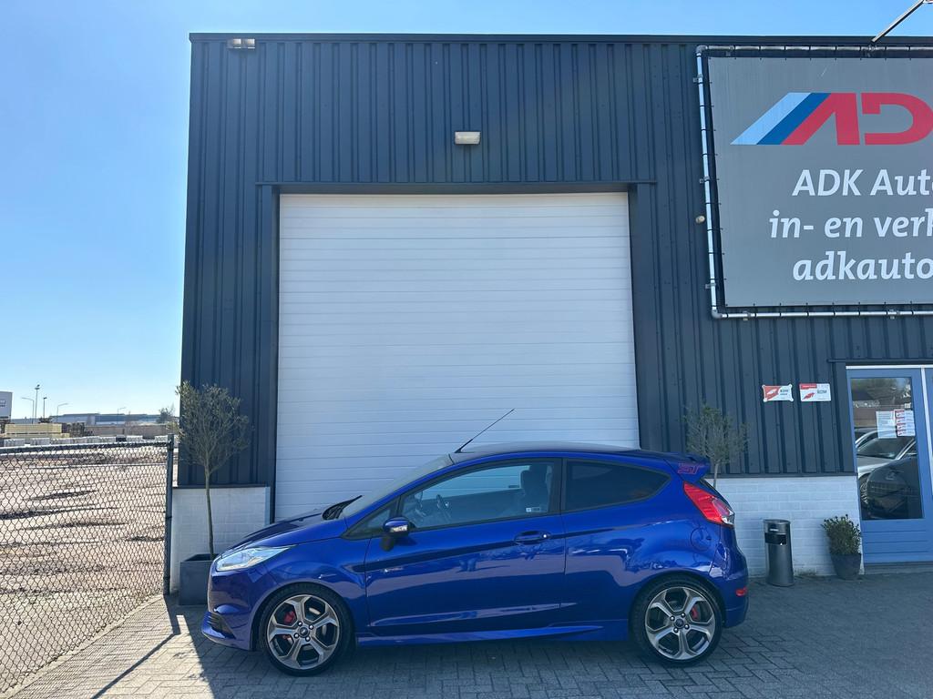 Ford Fiesta 1.6 ST2 CAMERA/STOELVERW/XENON/LEDER/CLIMA/NAVI, Auto's, Voorwielaandrijving, 1063 kg, Gebruikt, 4 cilinders