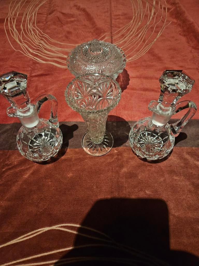 Kristallen set: 2 karafjes, vaasje en bonbonnière, Ophalen