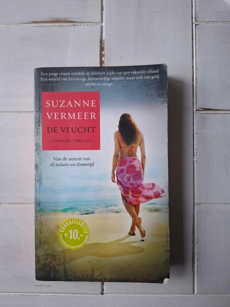 Suzanne Vermeer - De Vlucht (Literaire Thriller), Boeken, Ophalen of Verzenden, Gelezen, Suzanne Vermeer, Nederland