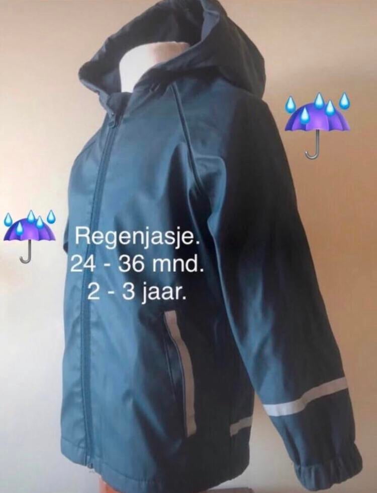 ️ kinder regenjas met reflexie details.2-3 jaar.( 98 -104 )., Ophalen of Verzenden, Zo goed als nieuw, Jongen of Meisje