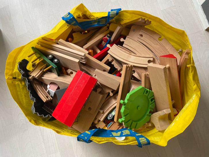 Grote houten treinbaan met veel extra's, Kinderen en Baby's, Speelgoed | Overig, Gebruikt, Jongen of Meisje, Ophalen