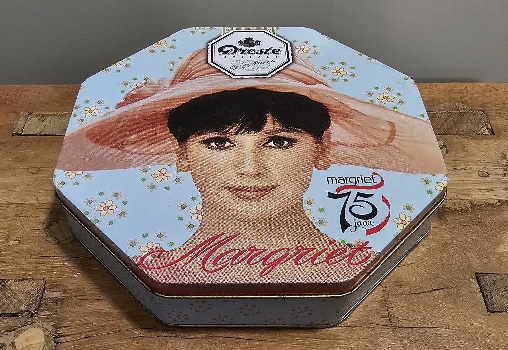 LEUK "DROSTE HOLLAND" BLIK - 75 JAAR TIJDSCHRIFT "MARGRIET", Verzamelen, Ophalen of Verzenden, Gebruikt, Overige, Droste