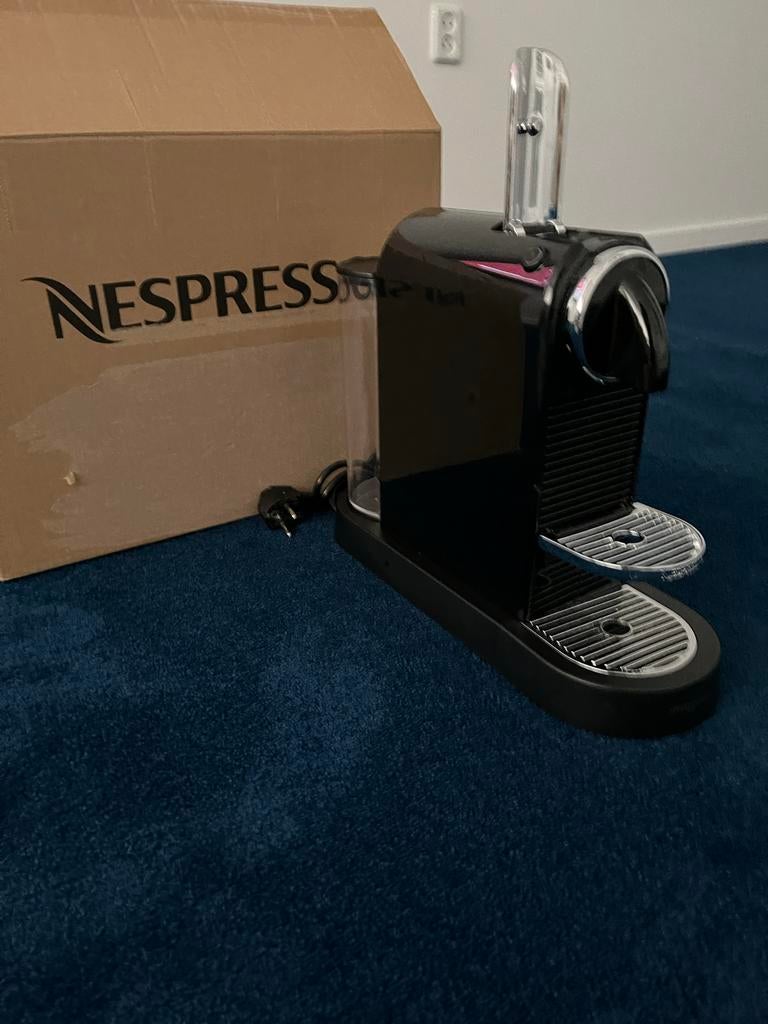 Nespresso apparaat met melkschuimer, Ophalen, Espresso apparaat, Zo goed als nieuw, 1 kopje