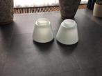 TE KOOP: Set van 2 decoratieve glazen lampenkappen, Ophalen, Wit, Zo goed als nieuw, Overige vormen