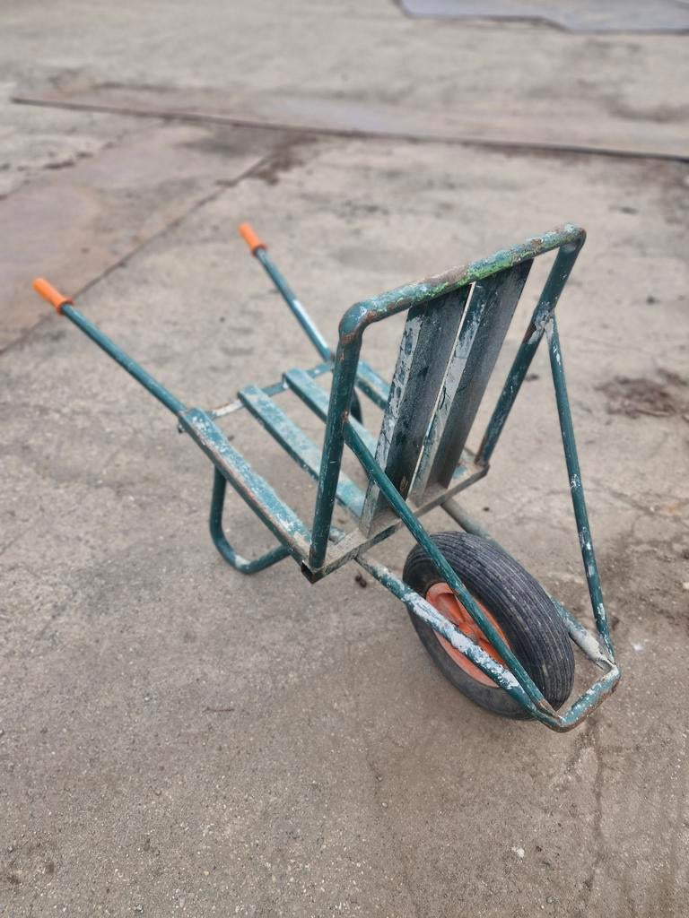 Stevige stenen kruiwagen - Ideaal voor zware klussen, Tuin en Terras, Kruiwagens, Ophalen, Onbekend, Handmatig, Gebruikt