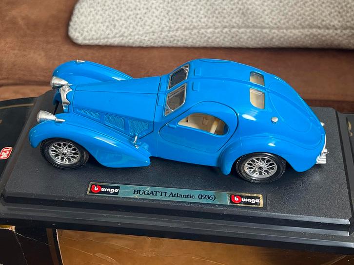 Bburago Bugatti Atlantic 1936 (1:24) - Blauw, Hobby en Vrije tijd, Modelauto's | 1:24, Gebruikt, Auto, Bburago, Ophalen of Verzenden