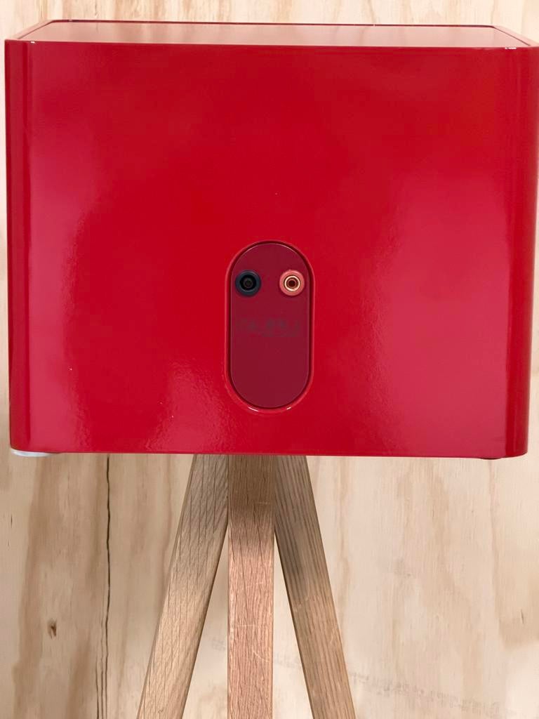 Guru QM10 Two - Bijzondere Rode Kleur - Muzikale Ervaring, Gebruikt, Guru, 120 watt of meer, Front, Rear of Stereo speakers