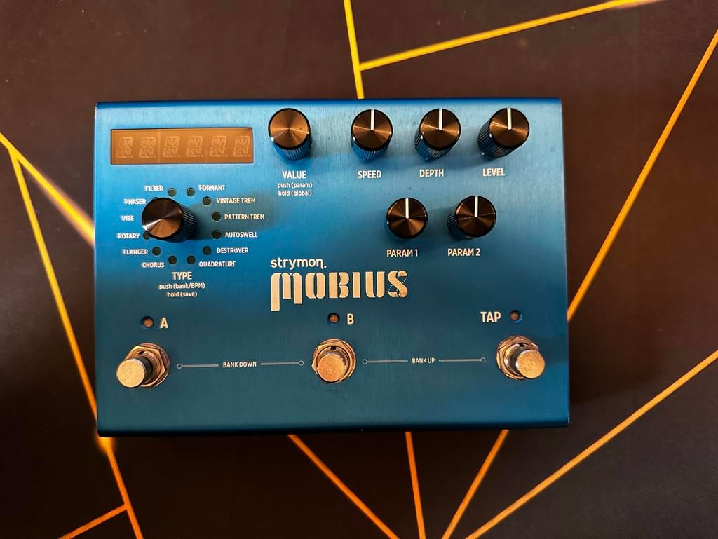 Strymon Mobius - Modulation Workstation - Zo goed als nieuw, Ophalen of Verzenden, Zo goed als nieuw, Multi-effect