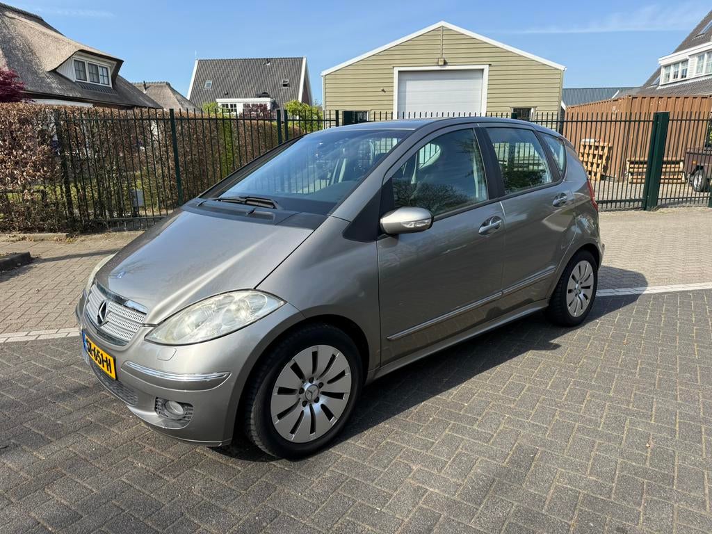 Mercedes-Benz A-Klasse 2.0 A200 5DRS AUTOMAAT weinig KM, Auto's, Sound system, Zwart, 4 cilinders, 14 km/l