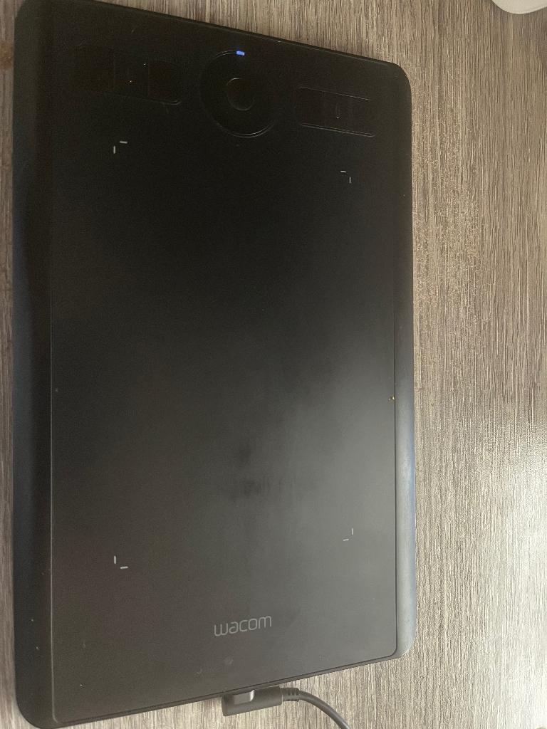 Wacom tablet Intuos pro s in goed werkende staat, Computers en Software, Tekentablets, Multi-touch, Ophalen of Verzenden, Zo goed als nieuw