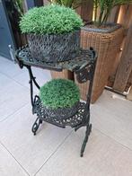 Antieke gietijzeren plantenstandaard met 2 etages, Ophalen, Gebruikt
