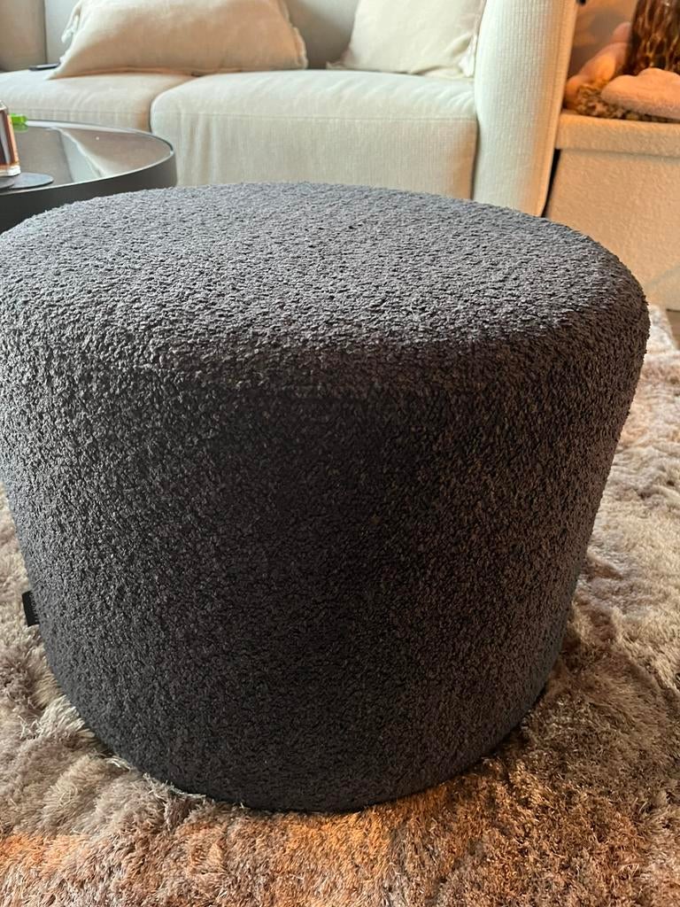 Bouclé poef zwart, Huis en Inrichting, Banken | Voetenbanken en Poefen, Ophalen, Minder dan 50 cm, Rond, Minder dan 50 cm