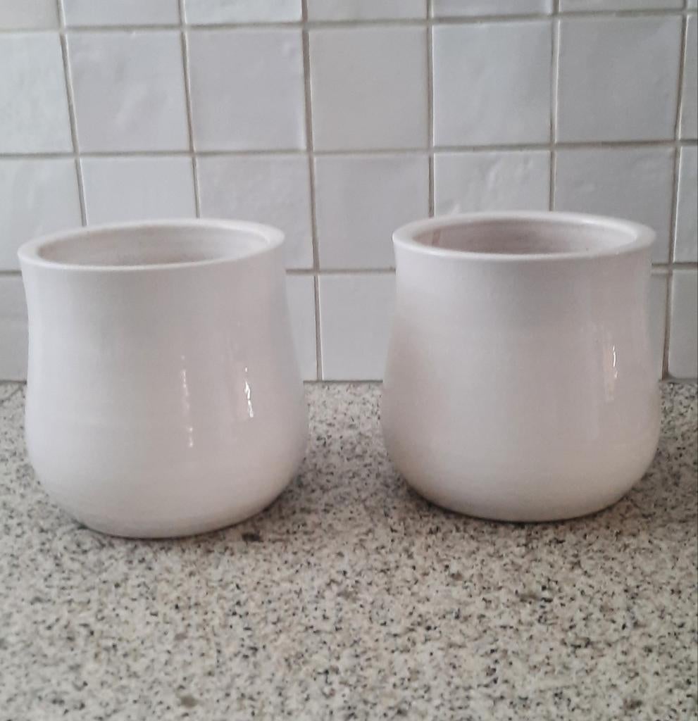 Bloempotten, twee stuks, Ophalen, Wit, Aardewerk of Porselein, Zo goed als nieuw