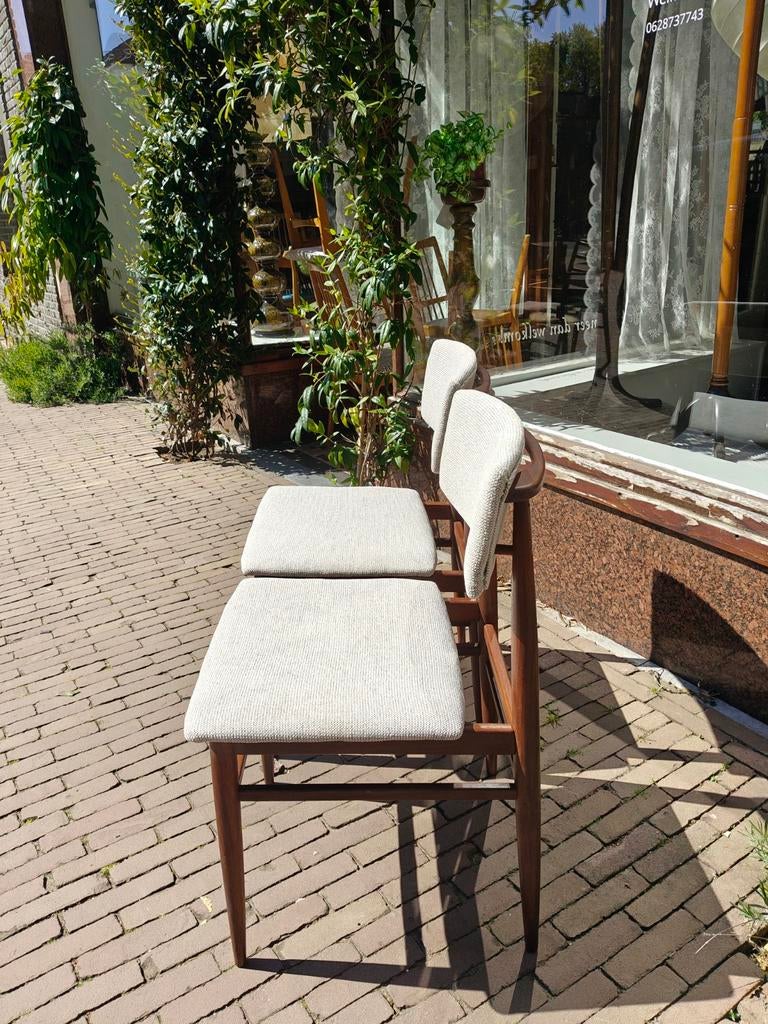 Vintage eetkamerstoelen Louis van teeffelen, Huis en Inrichting, Stoelen, Gebruikt, Twee, Bruin, Vintage