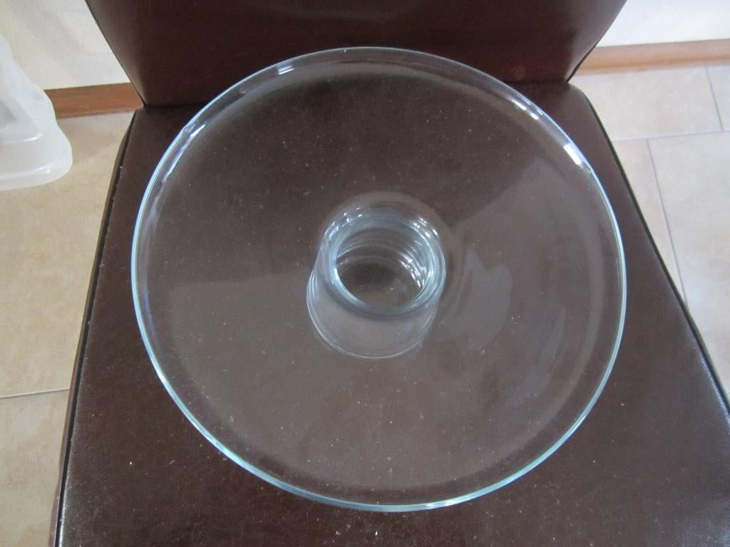 Mooie glazen (bloemen) schaal op voet, Huis en Inrichting, Woonaccessoires | Schalen en Manden, Schaal, Rond, Ophalen of Verzenden