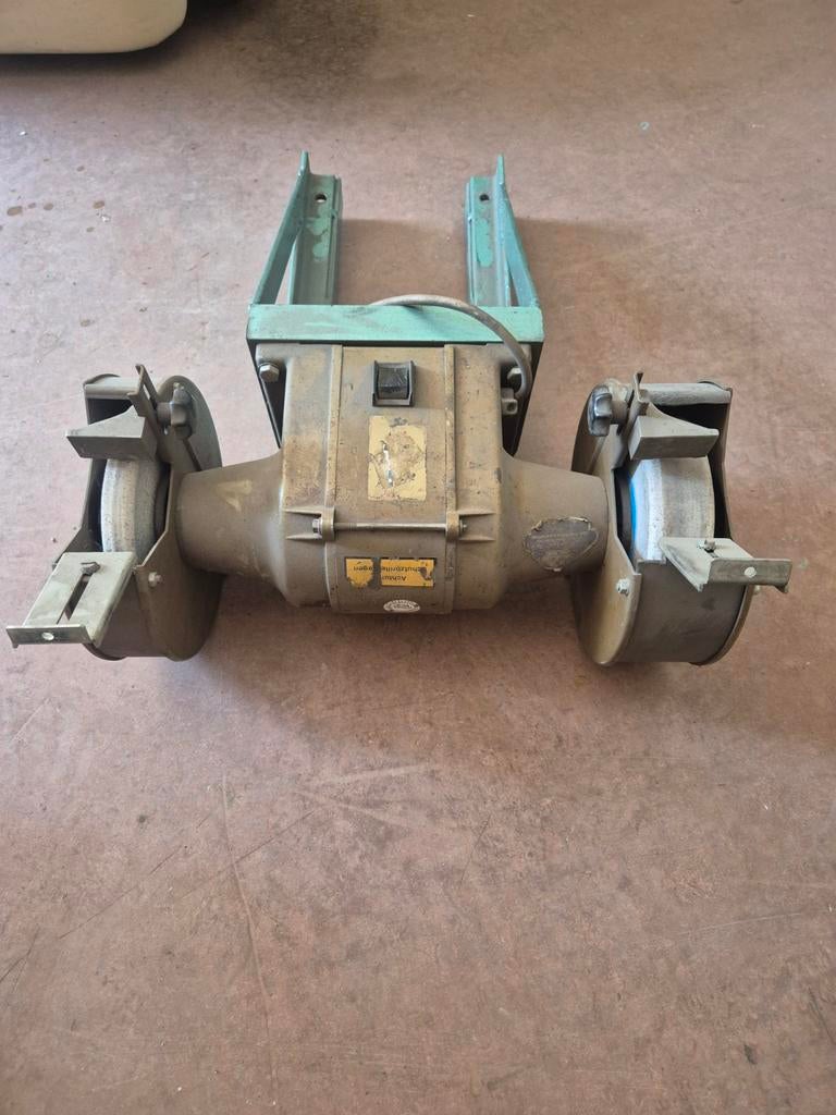 Mooie slijpmachine met grote en kleine slijpschijf, Ophalen