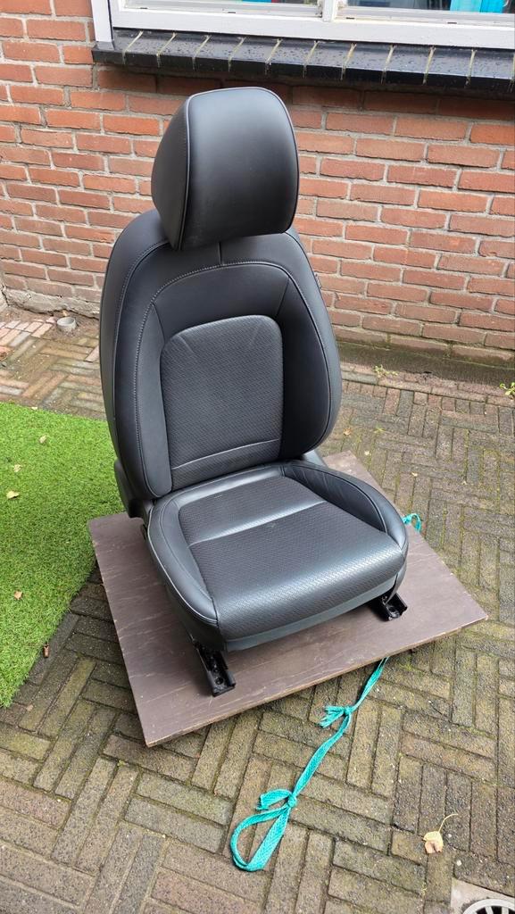 Elektrische verstelbare  leren stoel Hyundai Kona, Auto-onderdelen, Interieur en Bekleding, Hyundai, Gebruikt, Ophalen of Verzenden