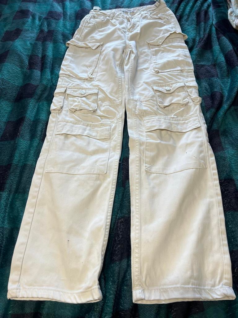 Witte Bershka Baggy Broek met Veel Zakken, Wit, Ophalen of Verzenden, Maat 34 (XS) of kleiner, Lang