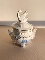 Witte porseleinen pot met goud vergulde details en zwaan, Antiek en Kunst, Antiek | Porselein, Ophalen of Verzenden