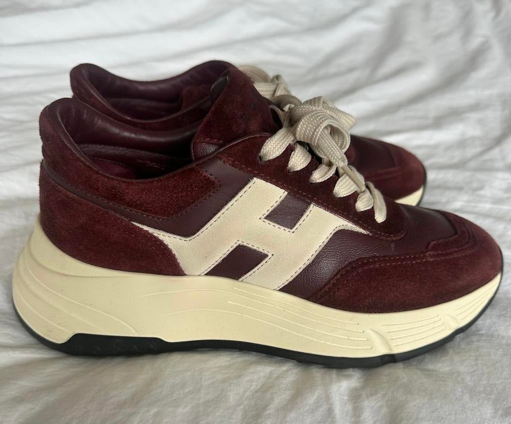 Hogan sneakers burgundy, Ophalen of Verzenden, Gedragen, Sneakers of Gympen