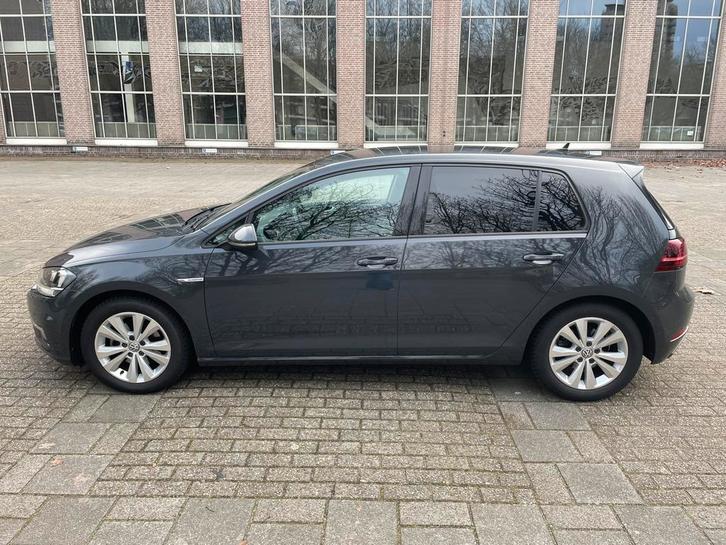 Volkswagen Golf 1.5 TSI 130pk 7-DSG 5D Bluemotion 2018 Grijs, Auto's, Volkswagen, Particulier, Golf, Adaptive Cruise Control, Airbags