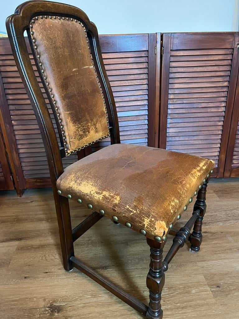 Zes stoelen (eettafel), Ophalen