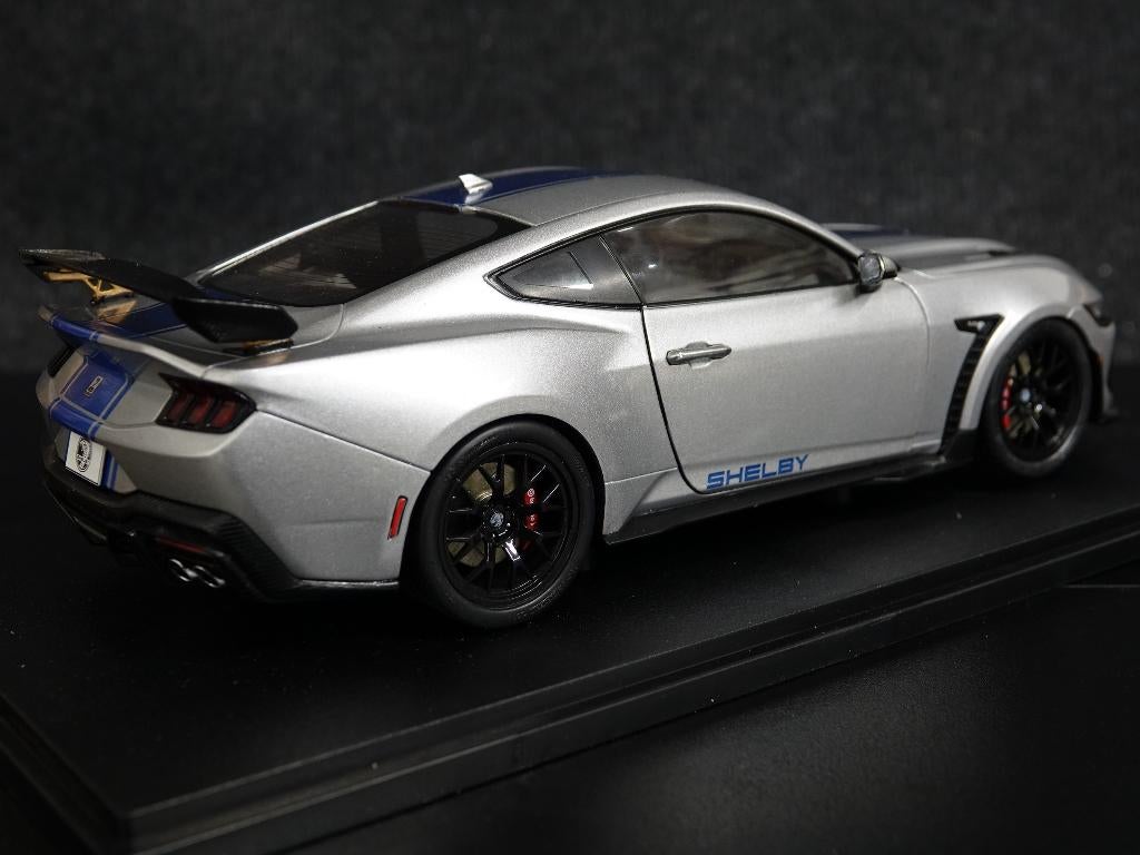 Solido 1:18 2025 Ford Mustang Shelby Super Snake zilvergrijs, Hobby en Vrije tijd, Modelauto's | 1:18, Solido, Auto, Solido, Onbekend