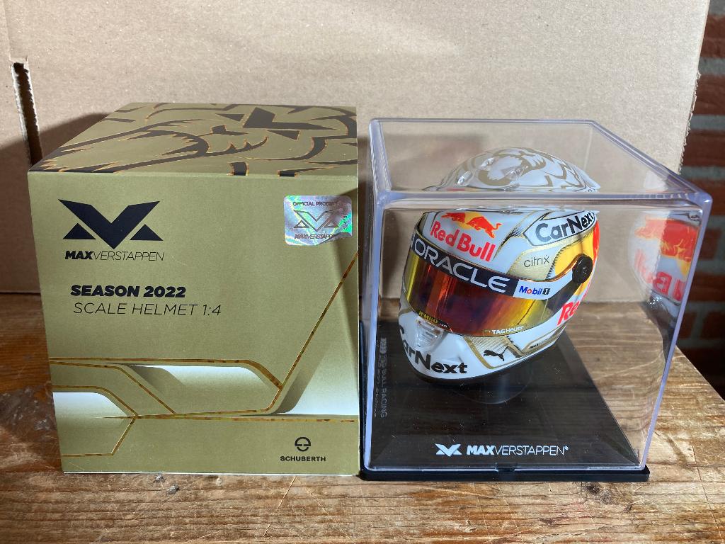 ✅ Max Verstappen 1:4 helm 2022 Seizoenshelm Red Bull RB18, Ophalen of Verzenden, Nieuw, Formule 1