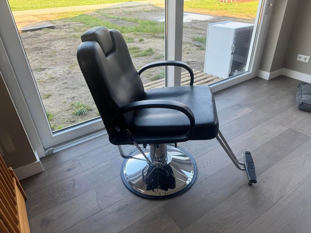 Barber kapper stoel in super conditie, Ophalen, Zo goed als nieuw, Zwart, Eén
