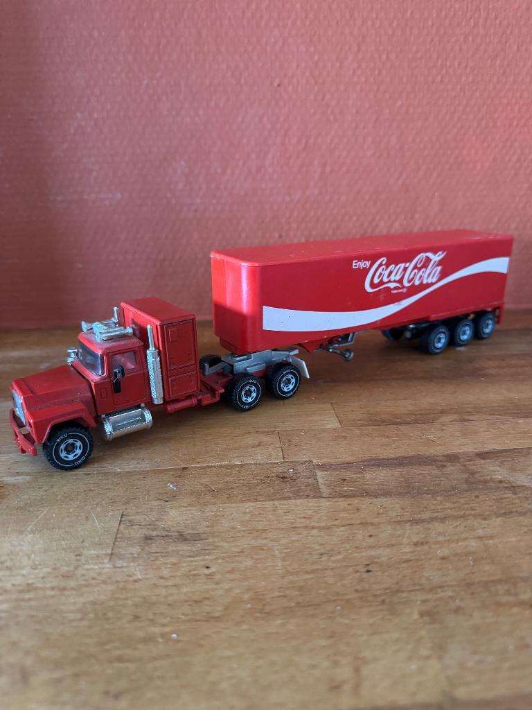 Siku coca cola mack, Hobby en Vrije tijd, Modelauto's | 1:50, Ophalen of Verzenden, Zo goed als nieuw, Bus of Vrachtwagen, SIKU