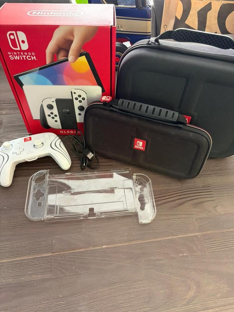 Nintendo Switch OLED, Spelcomputers en Games, Spelcomputers | Nintendo Switch, Ophalen, Zo goed als nieuw, Met 2 controllers, Switch OLED
