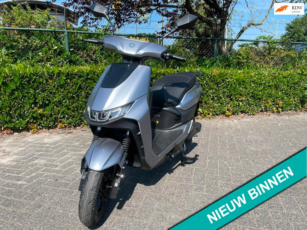 Yadea T9L 45km ELECTRISCH NIEUW AKTIE BETAAL met in3, Fietsen en Brommers, Scooters | Overige merken, Y
y  y, NL, Elektrisch, Y
