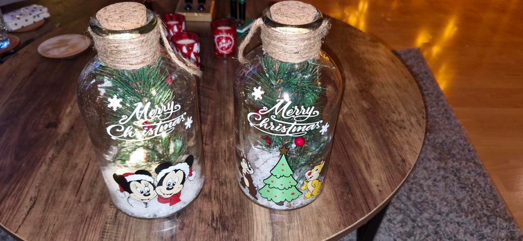 2 Stolpen met verlichting en Disney, Diversen, Kerst, Ophalen, Zo goed als nieuw