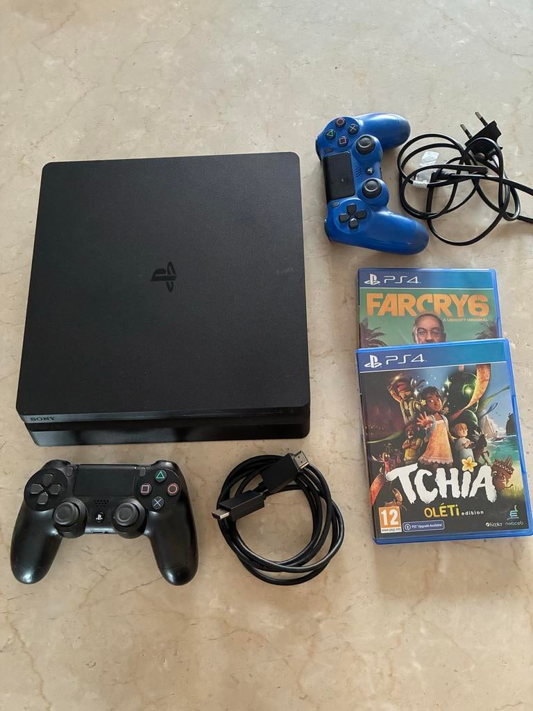 PlayStation 4 Slim, Spelcomputers en Games, Spelcomputers | Sony PlayStation 4, Met 2 controllers, Ophalen of Verzenden, Slim