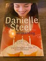 Verjaardag - Danielle Steel Roman, Ophalen of Verzenden, Zo goed als nieuw, Nederland